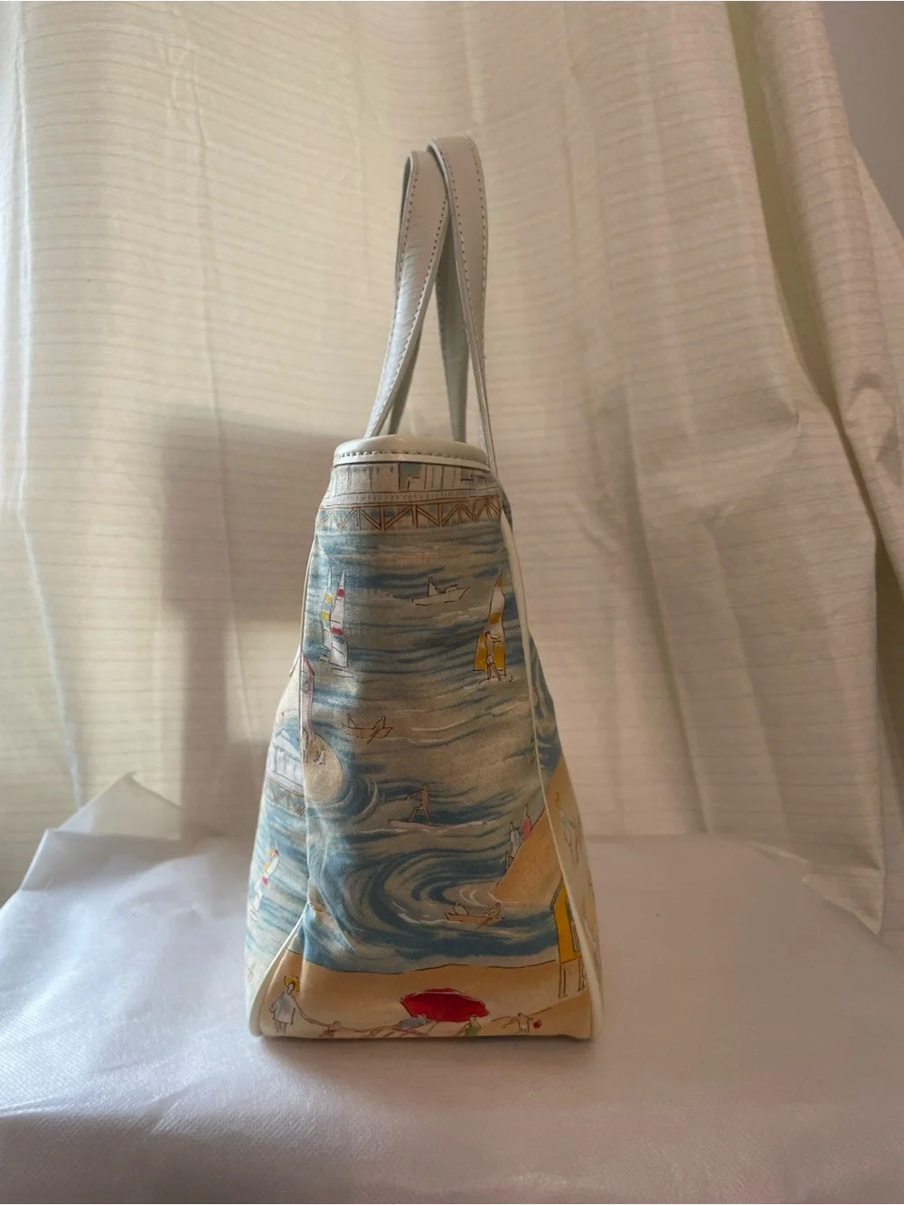 Fossil Canvas Beach Print Tote in Cream, Blue, Red - Picture 4 of 10